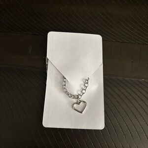 SHEIN Silver Heart Pendant Chain Necklace